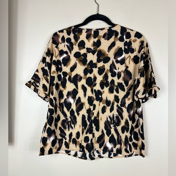 SHEIN xlarge animal print vnecklength vneck  euc - Picture 3 of 5